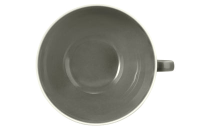 Graue Kaffeetasse auf weißem Hintergrund