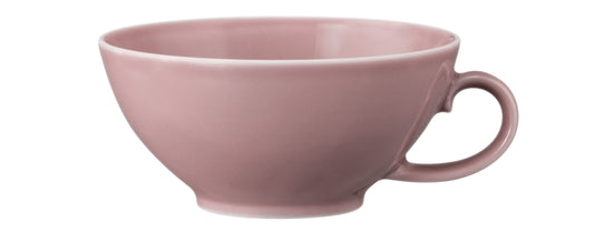 Pink Kaffeetasse auf weißem Hintergrund