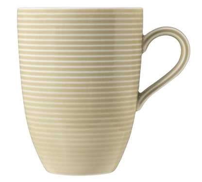 Beiger Keramikbecher mit seitlichem Griff