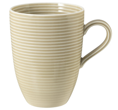Beiger Keramikbecher mit seitlichem Griff