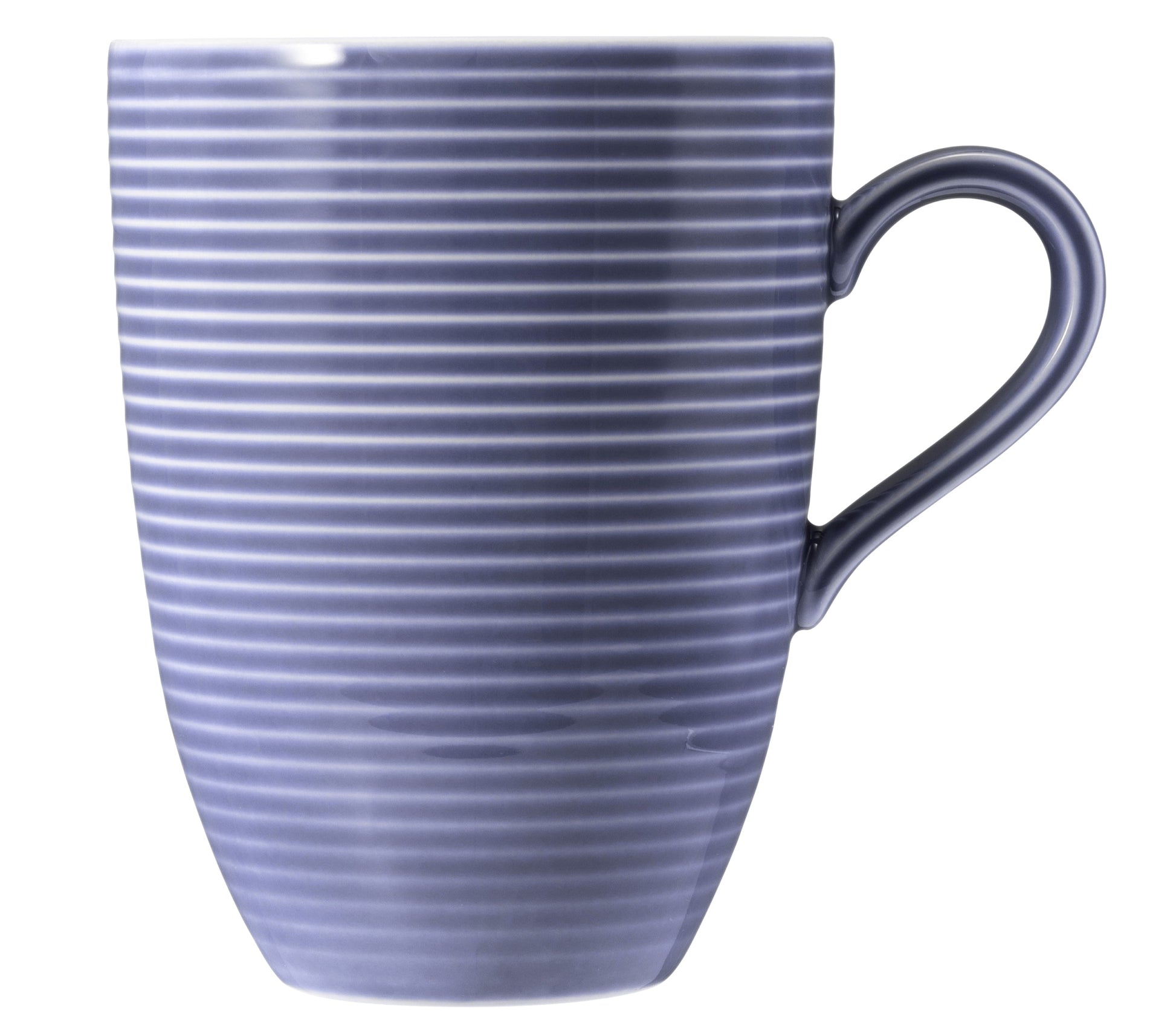 Blaue Kaffeetasse mit Rillenstruktur