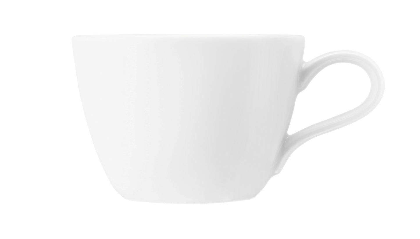 Weiße Kaffeetasse auf weißem Hintergrund
