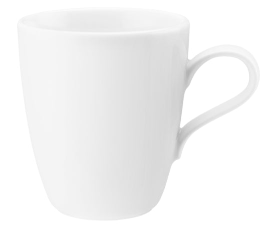 Weiße Kaffeetasse auf weißem Hintergrund.