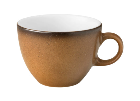 Kaffeetasse auf weißem Hintergrund