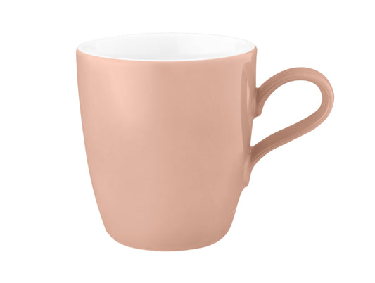 Rosafarbene Tasse, schlichtes Design.