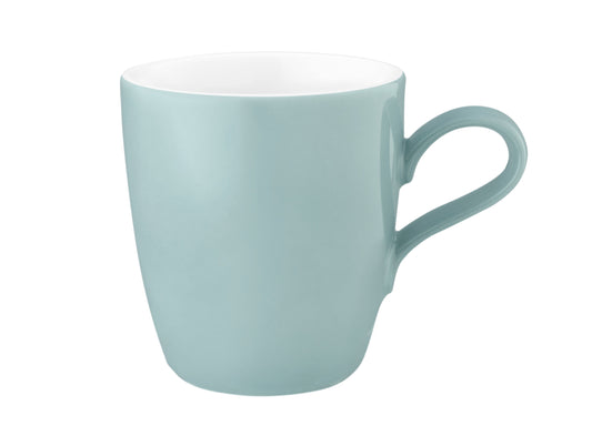 Blaue Kaffeetasse, Nahaufnahme, B2B-Gastronomie