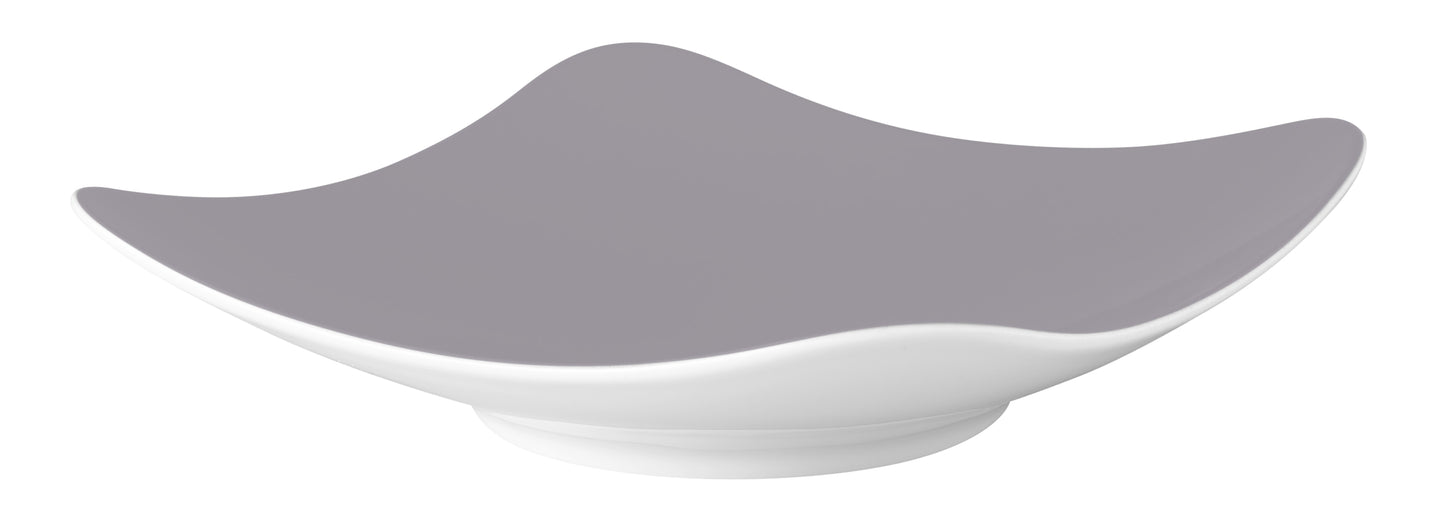 Leere, moderne Porzellan-Schale, weiß.