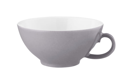 Graue Tasse, weißes Innenleben, leer
