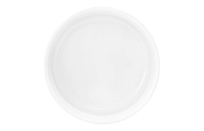 Weißer Porzellanbecher, schlicht, leer.