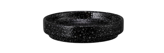 Schwarzer, flacher Keramikteller, Gastronomie.