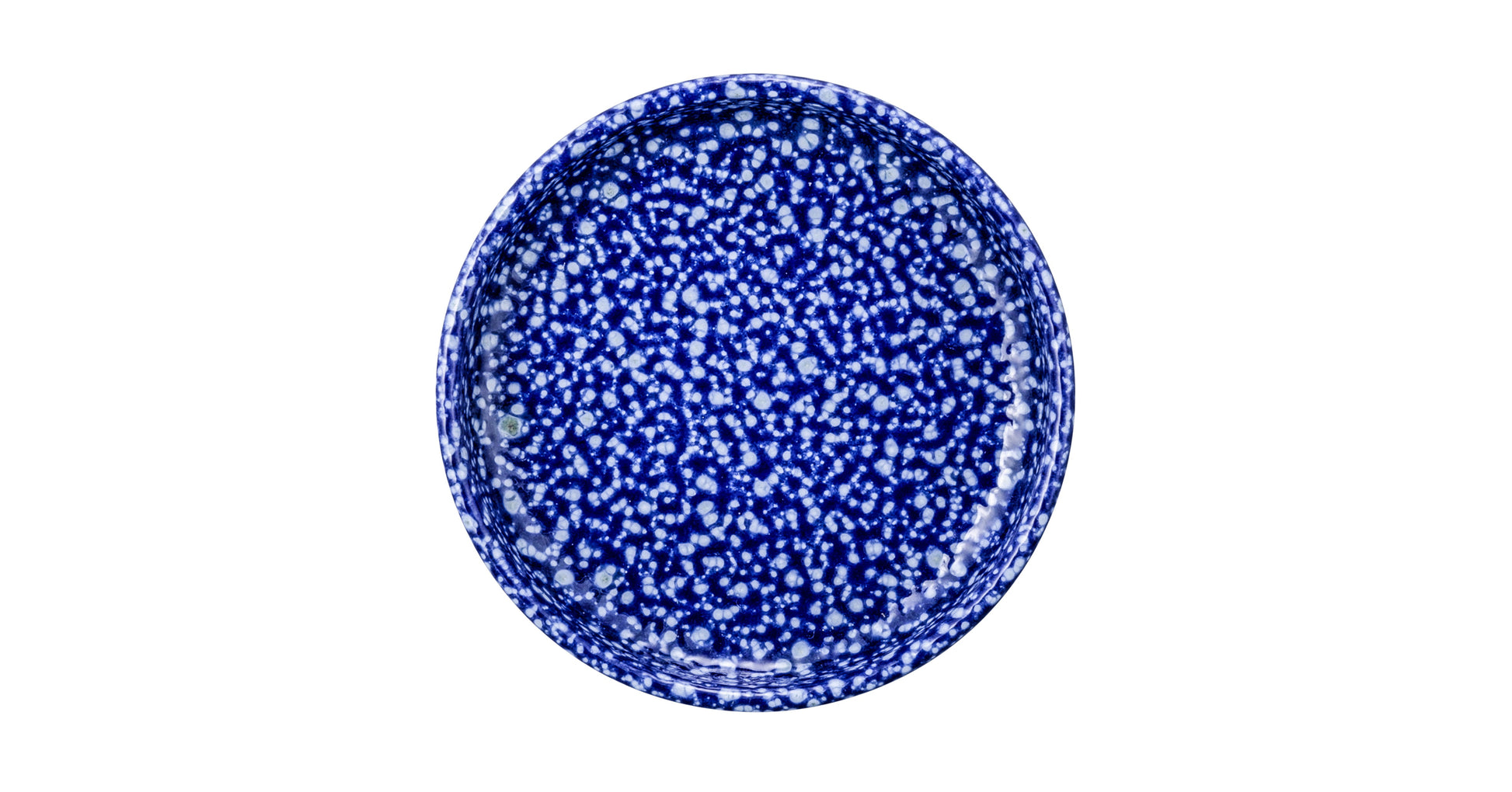 Blauer, gesprenkelter Keramikteller, leer.