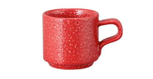 Rote Keramiktasse mit Henkel