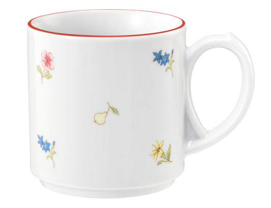 Tasse mit Blumenmuster auf weiß