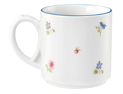 Blaue und gelbe Blumen auf Tasse