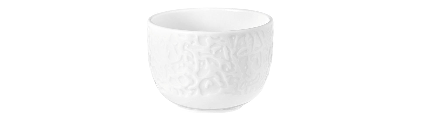 Weiße Tasse mit Strukturmuster