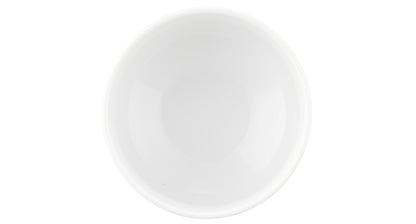 Weiße Porzellanschüssel auf weißem Hintergrund