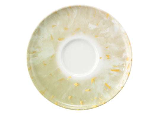 Grüner Keramikteller mit Goldsprenkeln