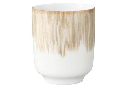 Keramiktasse mit braunem Muster