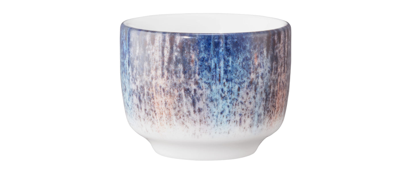 Keramiktasse mit blauem Farbverlauf