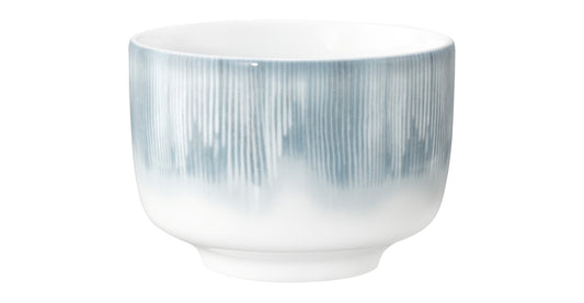 Keramiktasse mit blau-weißem Muster