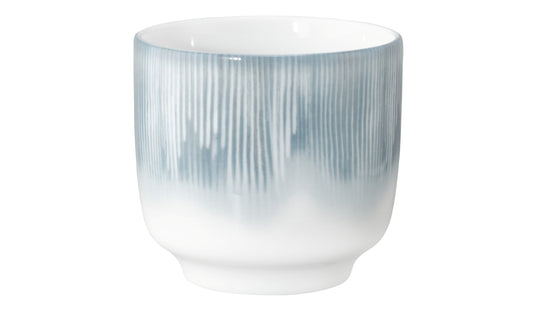 Keramiktasse mit blau-weißem Muster