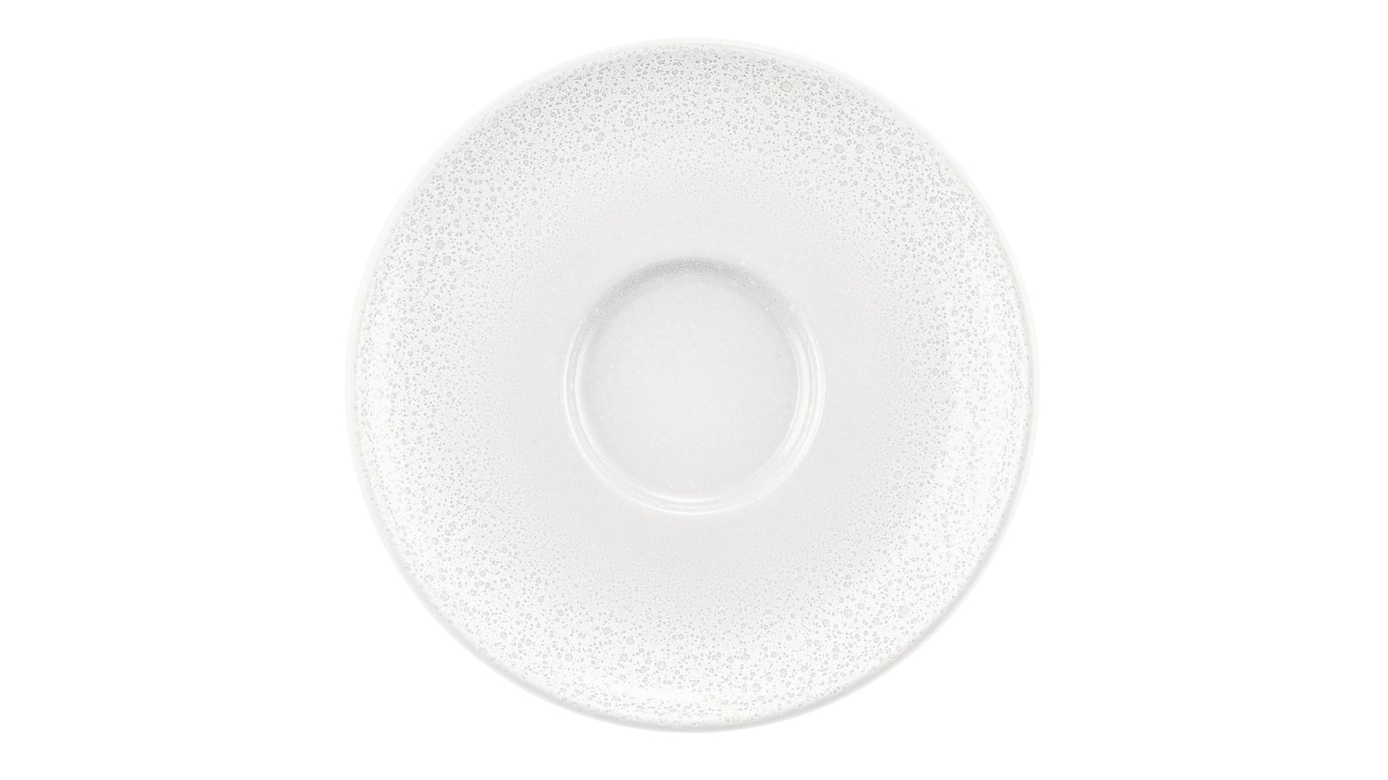 Weiße Untertasse, schlichtes Gastronomiegeschirr.