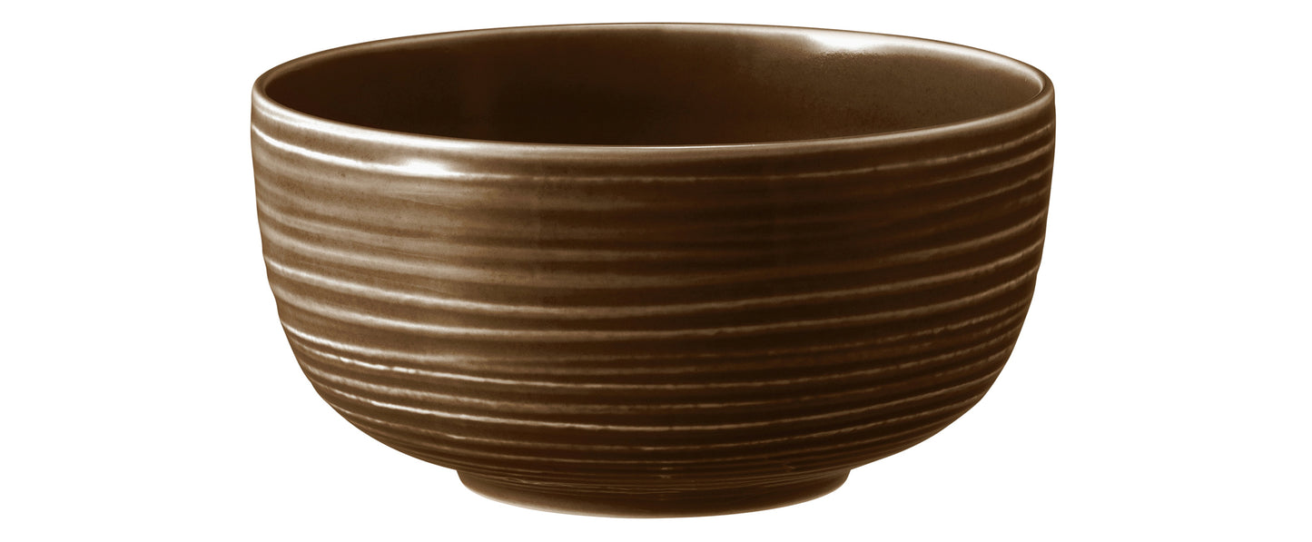 Braune Keramikschale mit Rillen