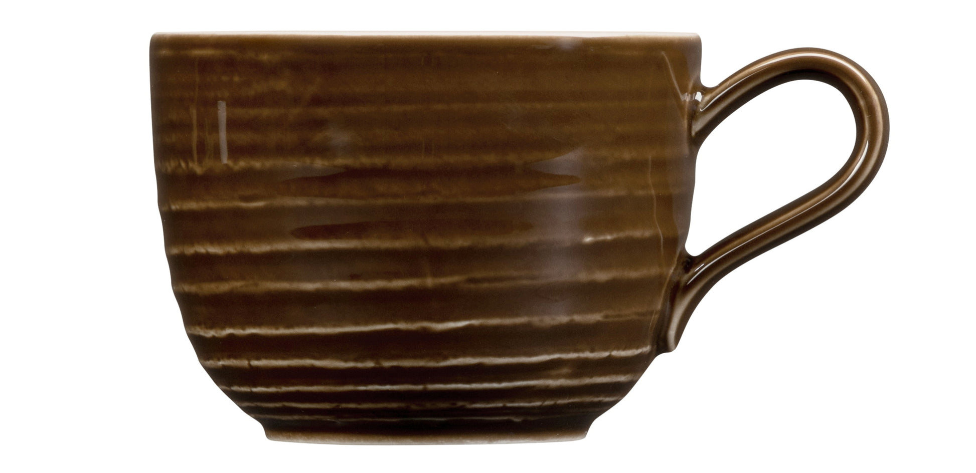 Braune Kaffeetasse auf weißem Hintergrund