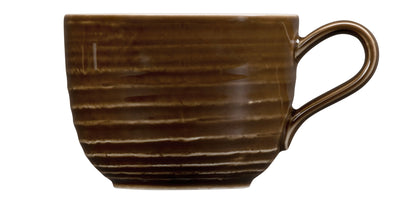 Braune Kaffeetasse auf weißem Hintergrund