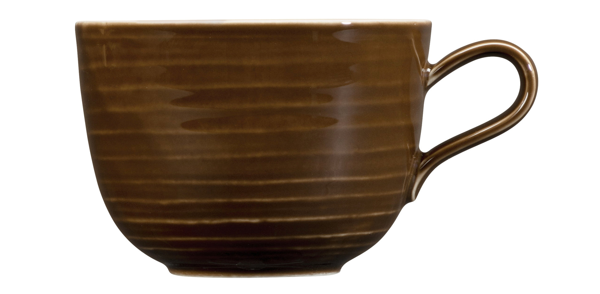 Braune Tasse aus Keramik, leer.
