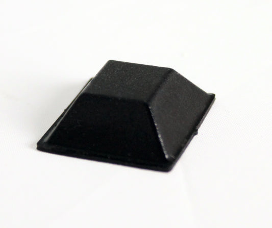 Schwarzer Tischkartenhalter aus Kunststoff.