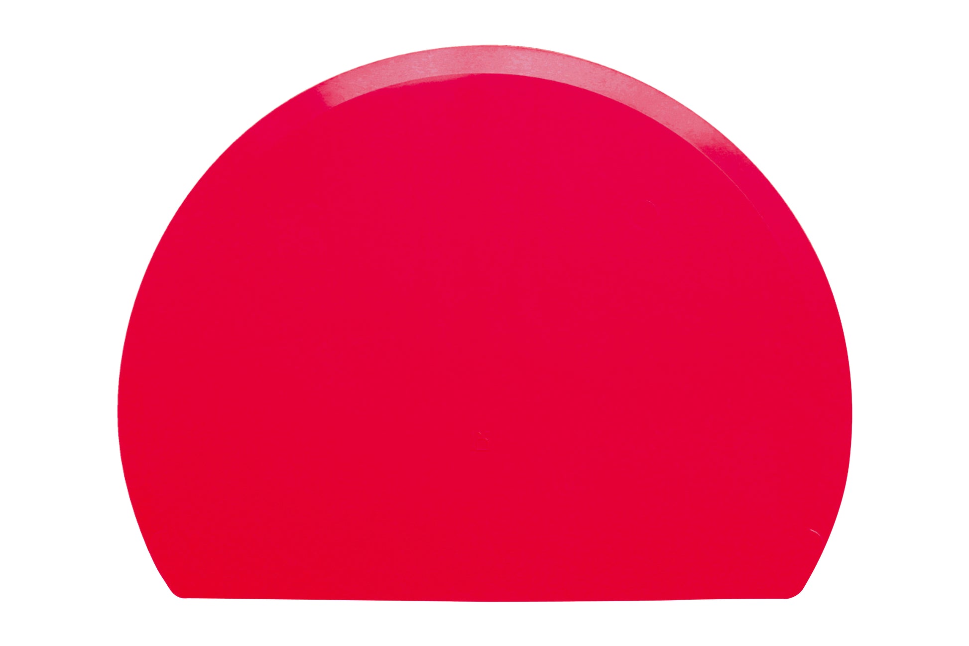 Rote, halbrunde Gastronomie-Platte.