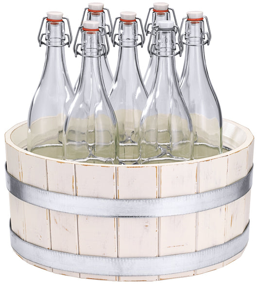 Leere Glasflaschen in Holzkorb