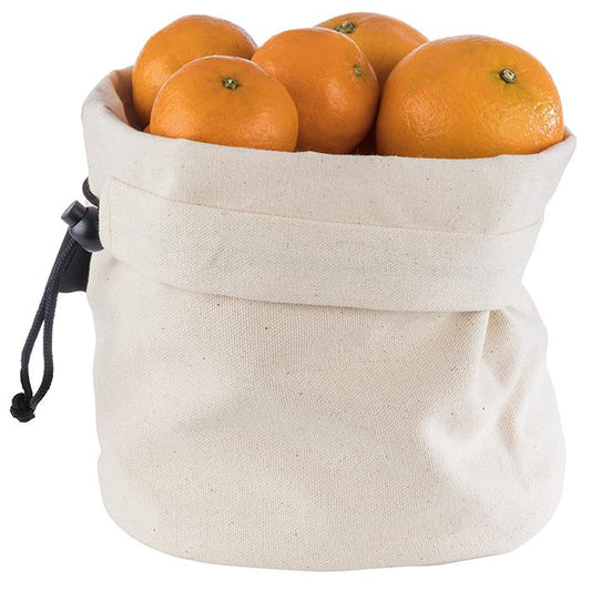 Stoffbeutel mit Orangen gefüllt.