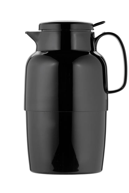 Schwarze Thermoskanne mit Griff und Deckel.