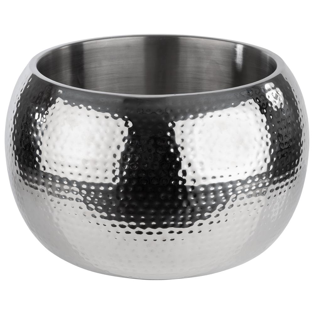 Silberne, gehämmerte Metallschale.