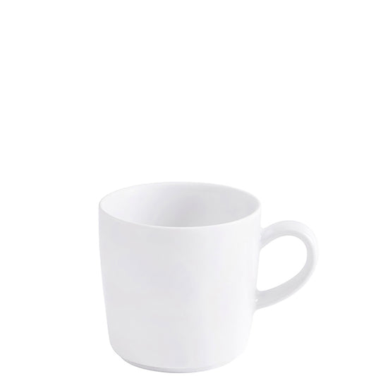 Weiße Kaffeetasse auf weißem Hintergrund