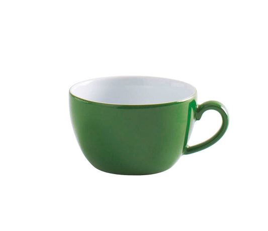 Grüne Kaffeetasse auf weißem Hintergrund