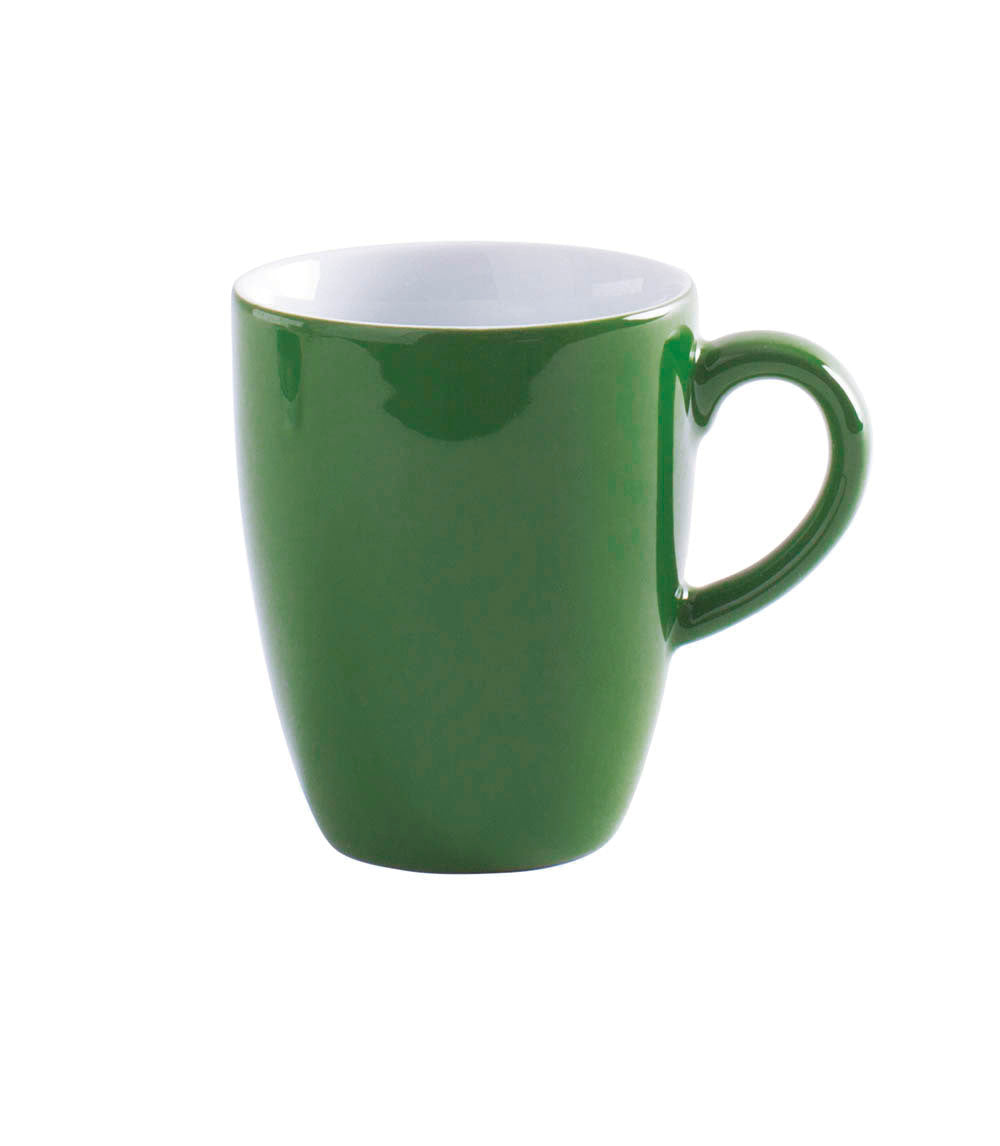 Grüne Kaffeetasse auf weißem Hintergrund