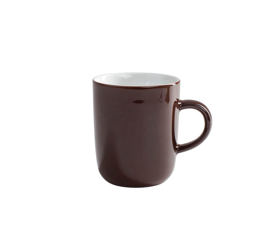 Kaffeetasse auf weißem Hintergrund
