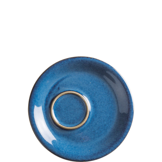 Blauer Unterteller aus Porzellan.