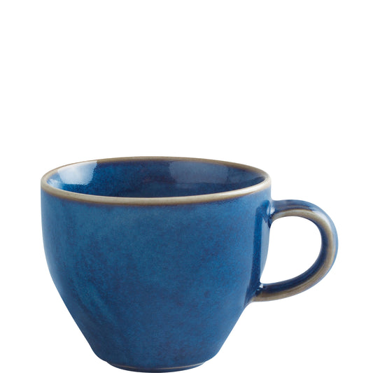 Blaue Tasse aus Porzellan.