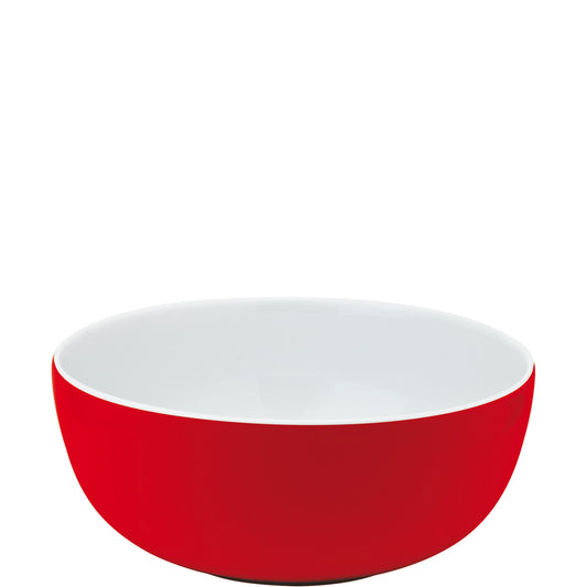Rote und weiße Porzellanschale.