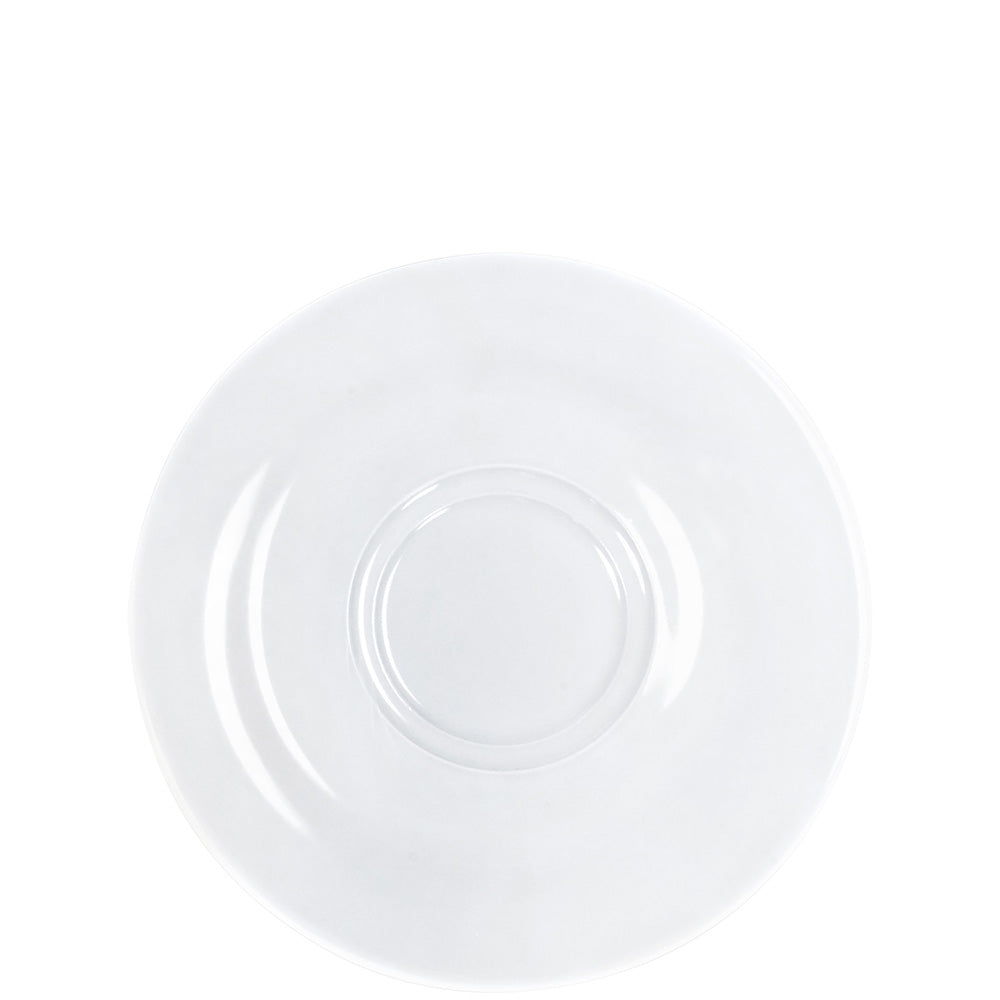 Weißer Porzellanteller, schlichtes Design.