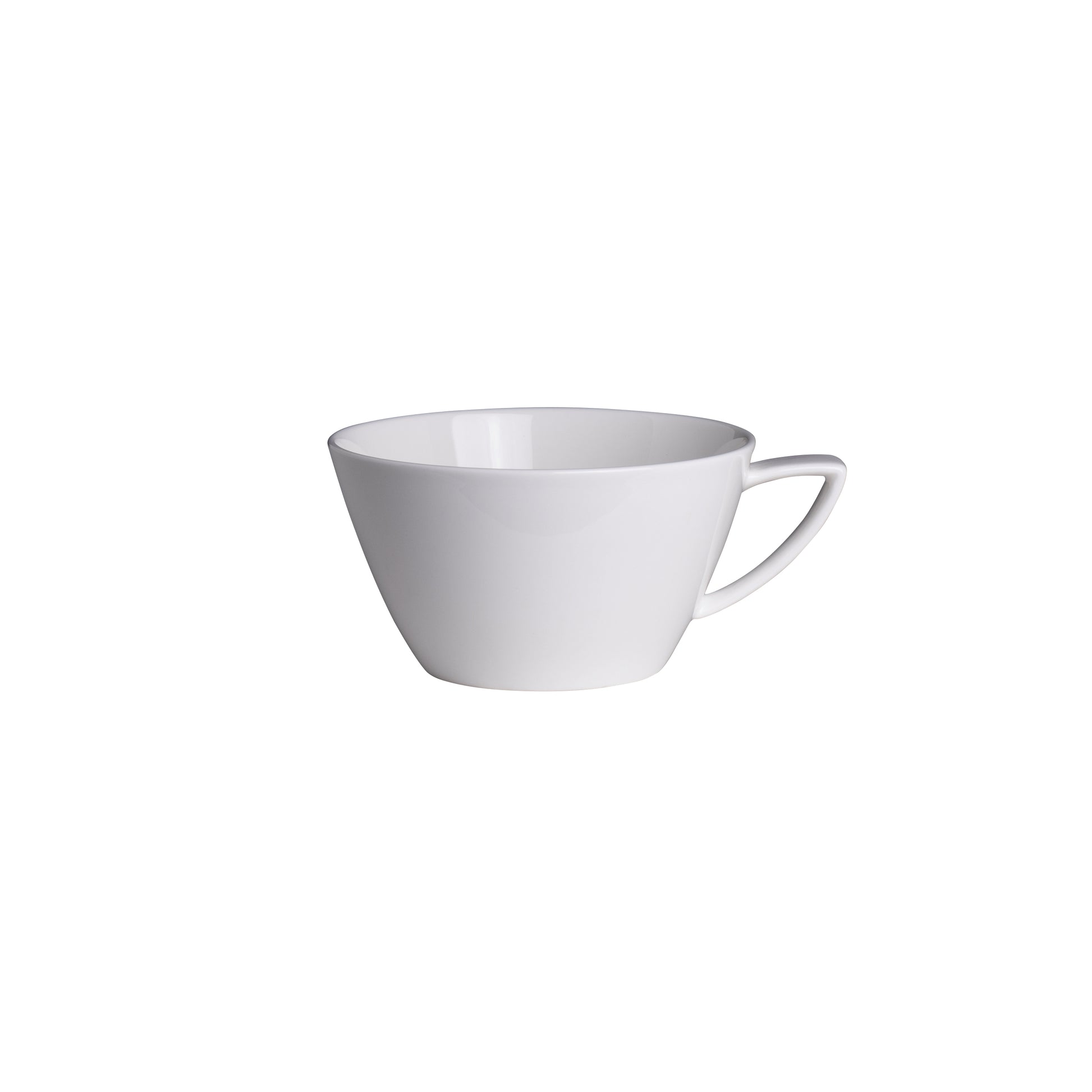Weiße Tasse auf weißem Hintergrund.