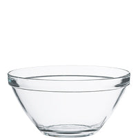 Durchsichtige Glasschale in Küche