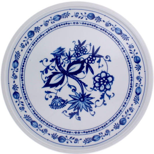 Porzellanteller mit blauem Blumenmuster.