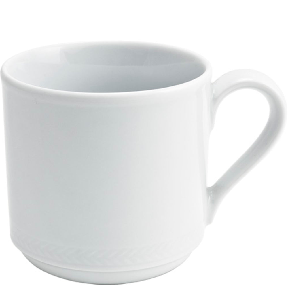 Weiße Porzellantasse mit Henkel.