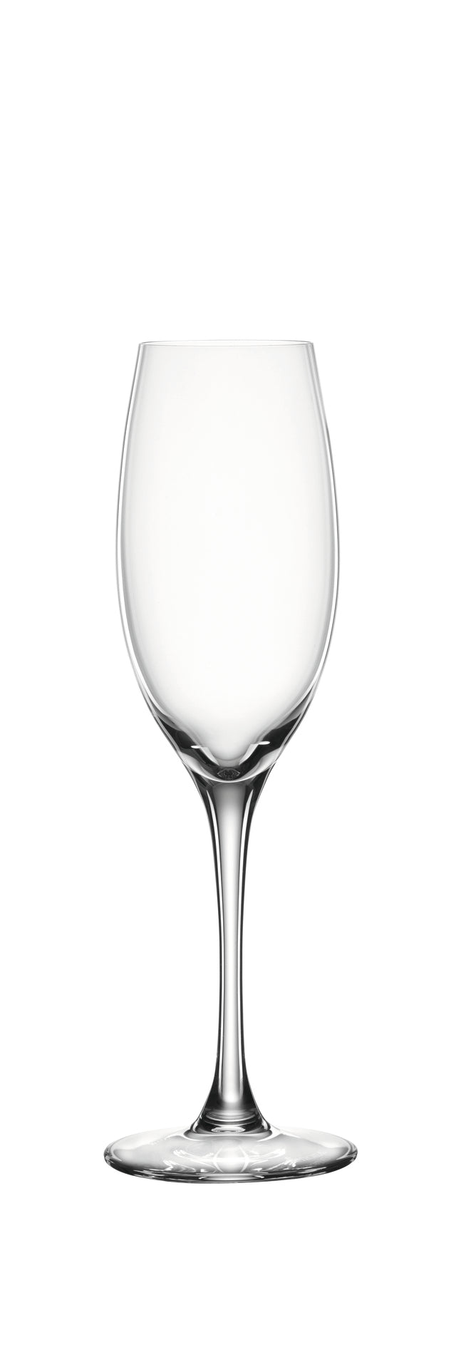 Weißweinglas auf weißem Hintergrund.