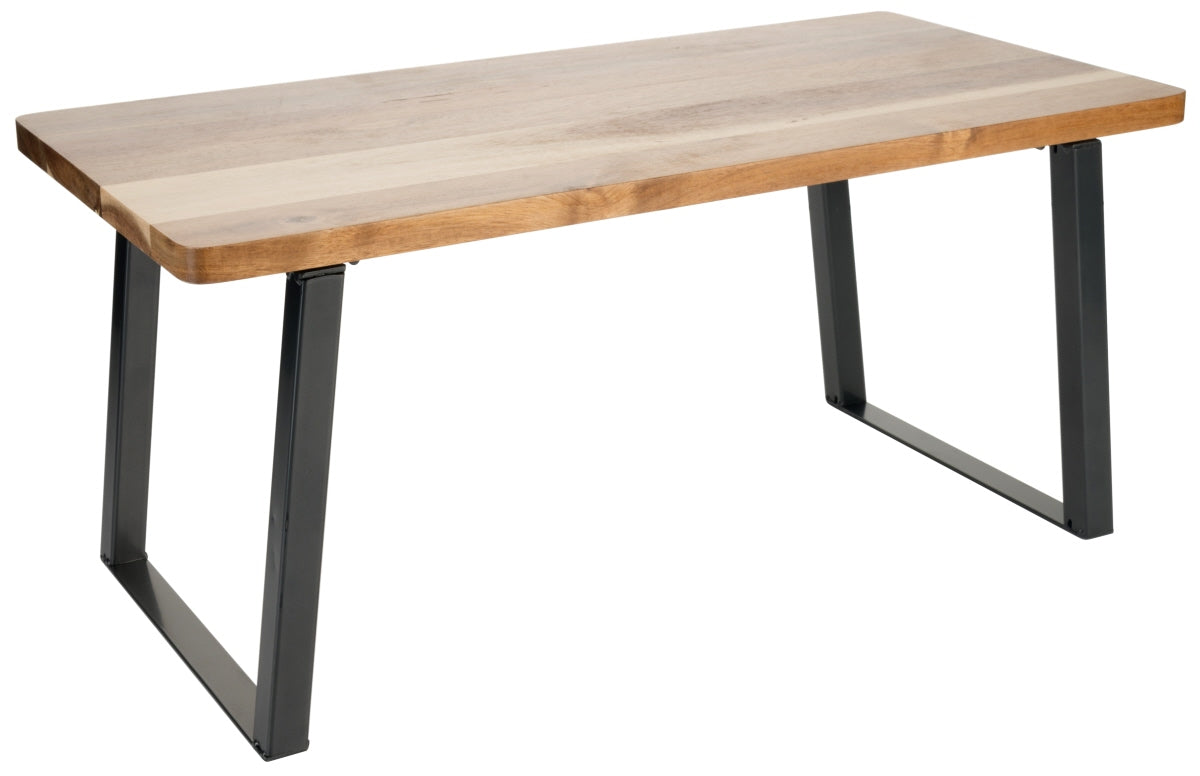 Holztisch für Gastronomie-Bereich